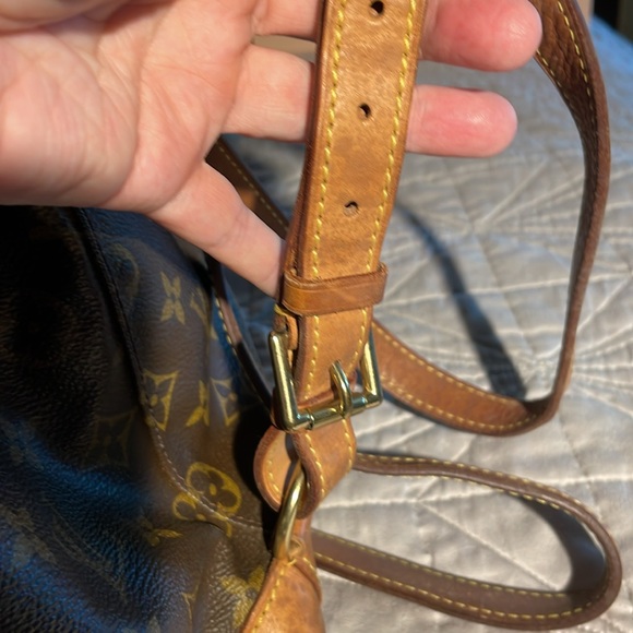 Louis Vuitton Monogram Backpack - Picture 16 of 17